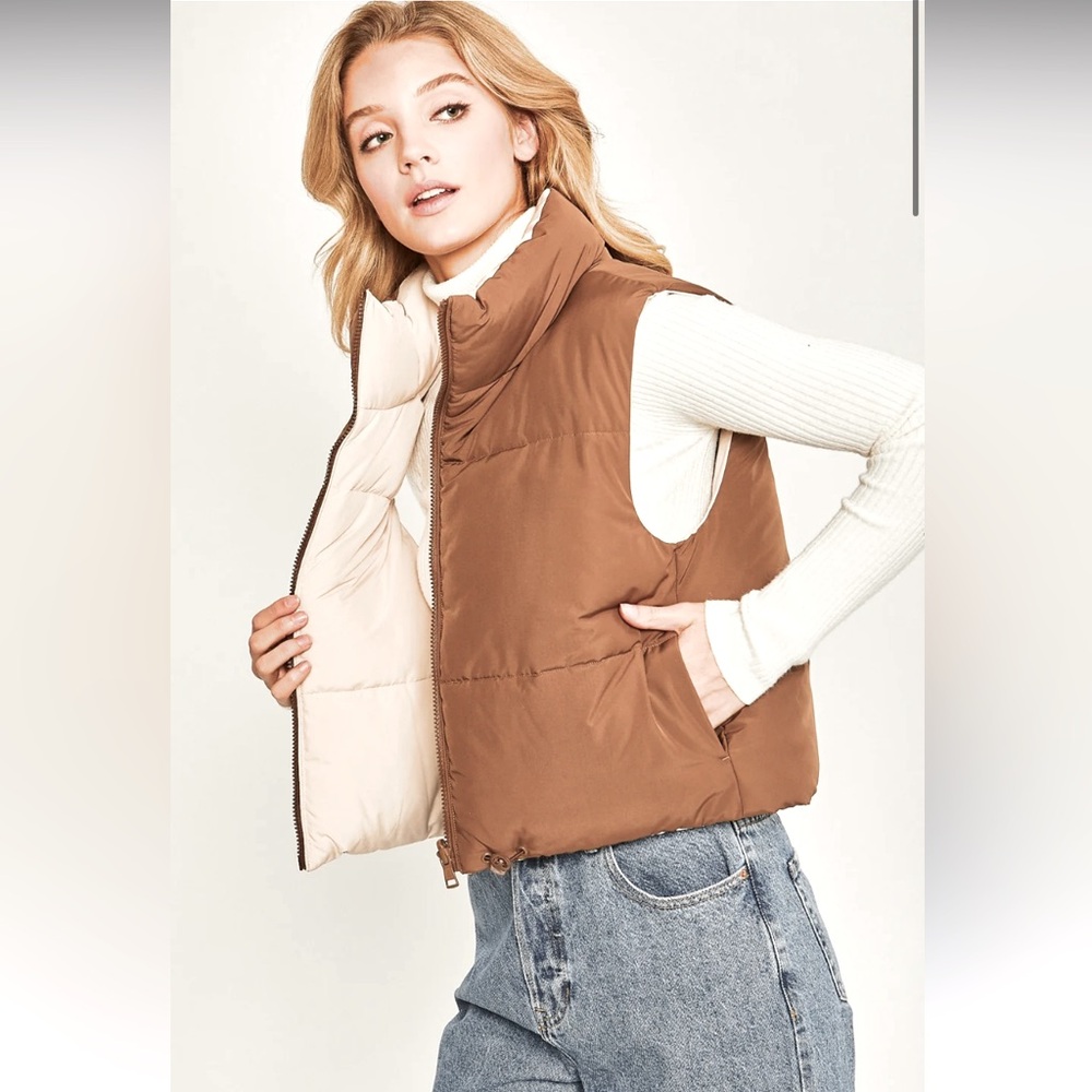 Studio 19 Reversible Puffer Vest in Tan/Cream
